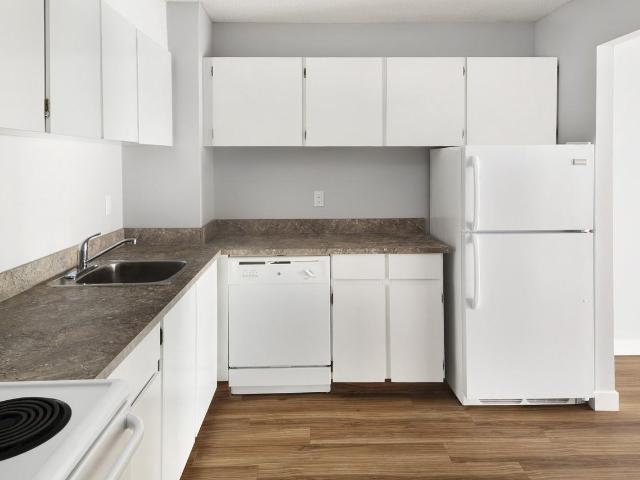 Royal View Apartments 2 Bedroom Apartment for Rent at 1320 16 Ave Sw, Calgary, AB T3C 3S6 Beltline