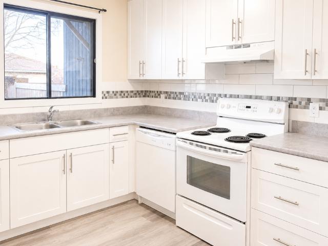 Royal Castle 3 Bedroom Home for Rent at 245 Dunluce Rd Nw, Edmonton, AB T5X 4P2 Dunluce