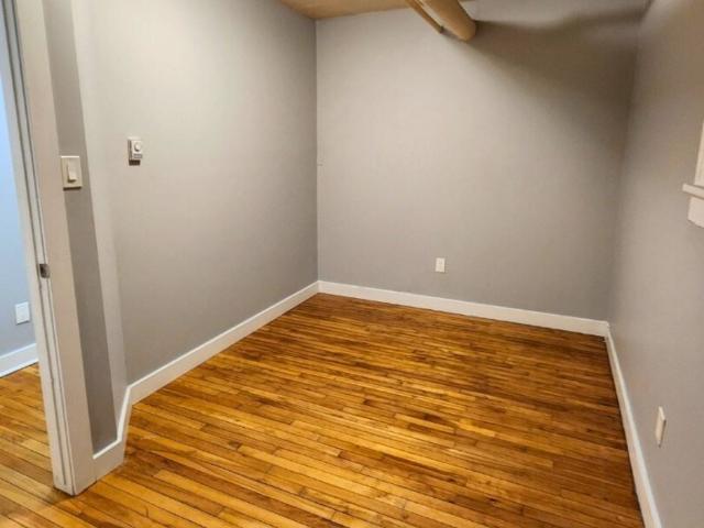 Royal Court Apartments 3 Bedroom Apartment for Rent at 405 Elgin St, Ottawa, ON K2P 1N2 Centretown