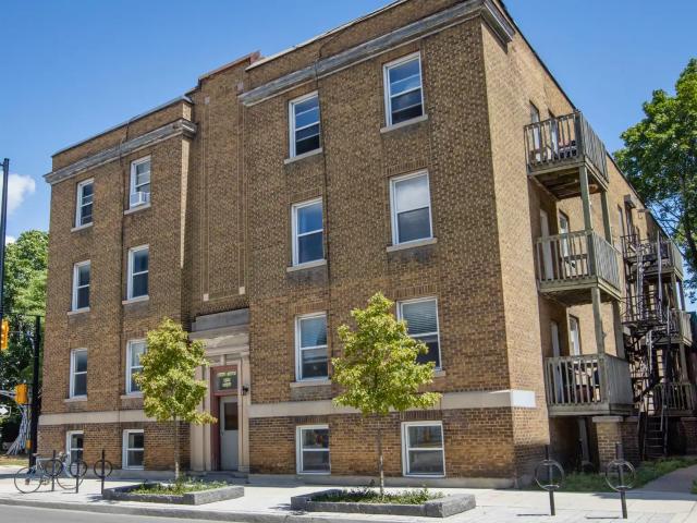 Royal Court Apartments