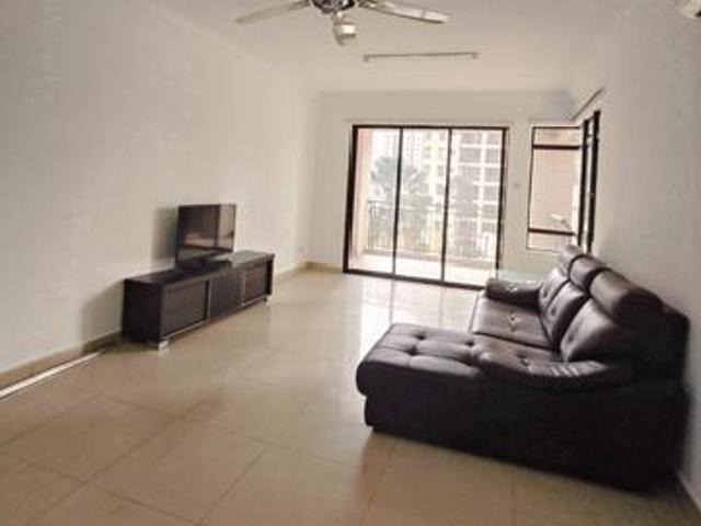 Royal Domain Sri Putramas 2 partially furnished facing pool for rent