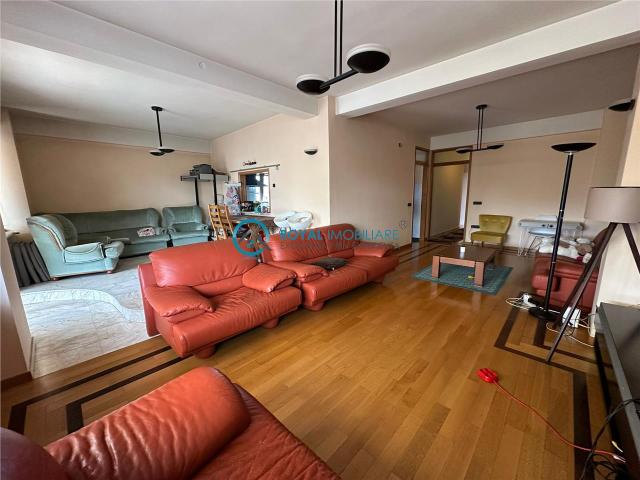 Royal Imobiliare Inchiriere Apartament 4 Camere Zona Democratiei