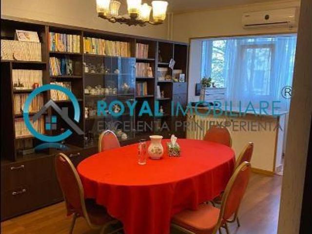 Royal Imobiliare Inchiriere Apartament 4 camere zona Vest