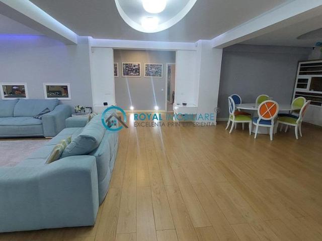 Royal Imobiliare Inchiriere apartament 4 camere zona 9 Mai