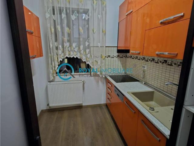 Royal Imobiliare Inchiriere apartament 4 camere in zona Ultracentral