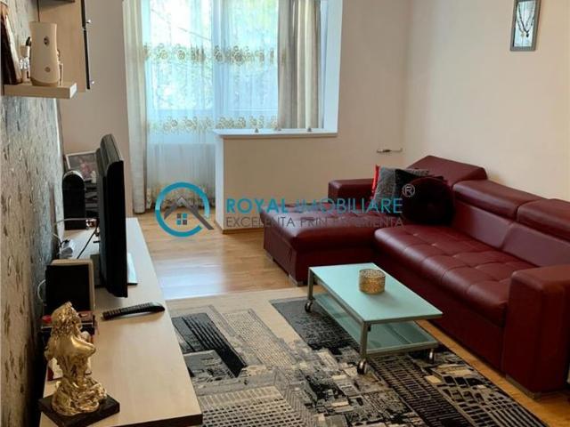 Royal Imobiliare Inchiriere apartament 2 cam zona Baraolt