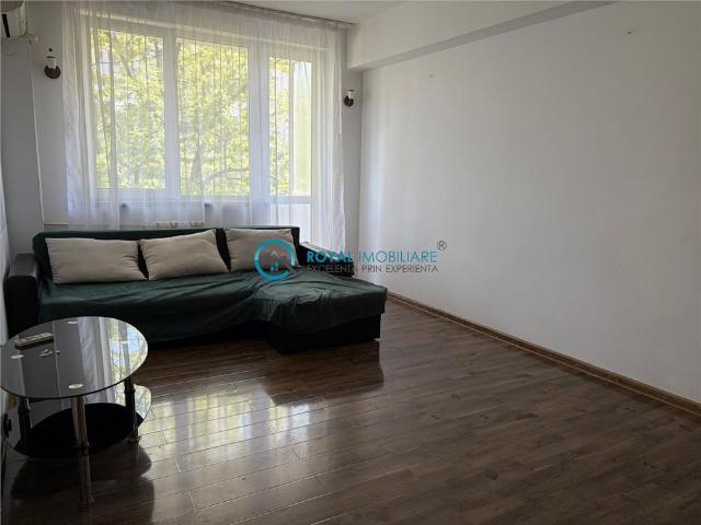 Royal Imobiliare Inchiriere apartament 2 camere zona Ultracentral