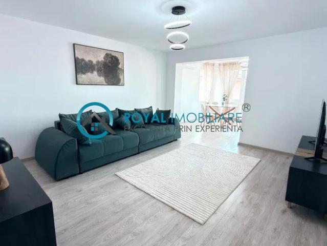 Royal Imobiliare Inchiriere apartament 3 camere zona Central