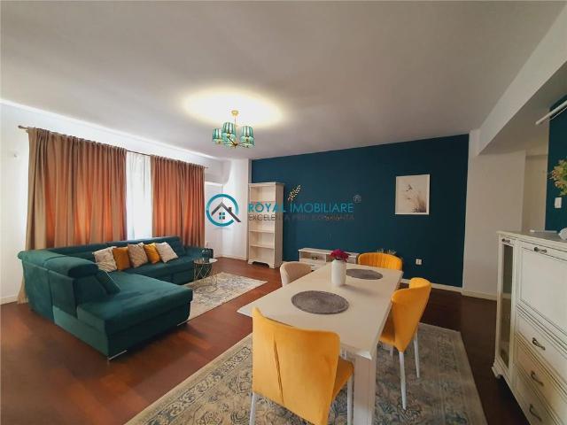 Royal Imobiliare Inchiriere apartament 3 camere zona Ultracentral