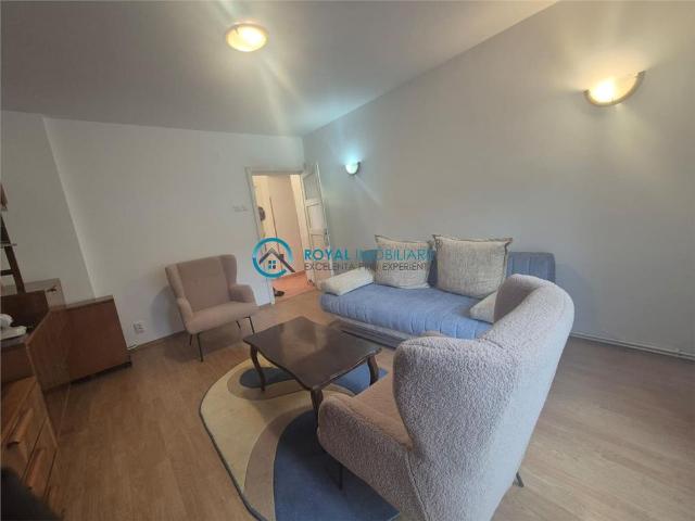 Royal Imobiliare Inchiriere apartament 3 camere zona Ultracentral