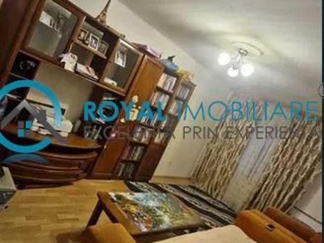 Royal Imobiliare Inchiriere apartament 3 camere zona 9 Mai