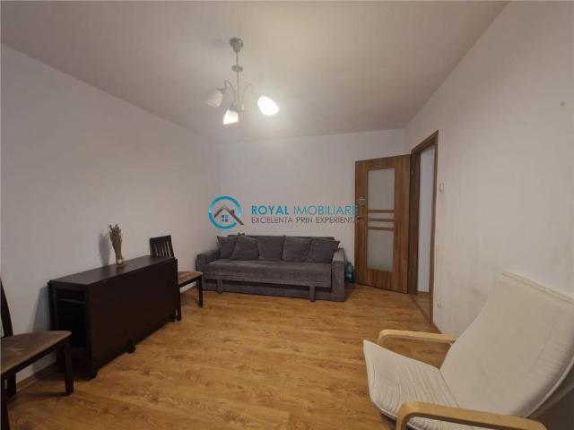 Royal Imobiliare Inchiriere apartament zona Vest