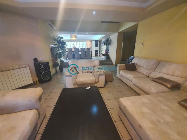 Royal Imobiliare Inchiriere Vila zona Republicii