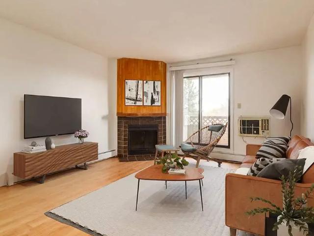 Royal Manor 2 Bedroom [object Promise] for Rent