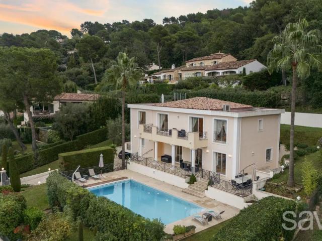 Royal Mougins Golf Villa avec vue dégagée. 248m² Mougins