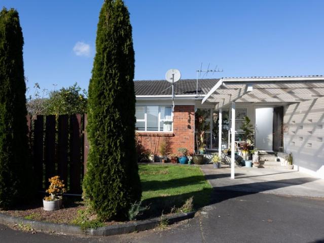 royal oak, 2 bedrooms