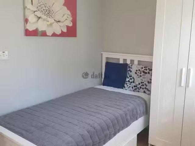 Royal Oak, Santry, Dublin 9 is for rent