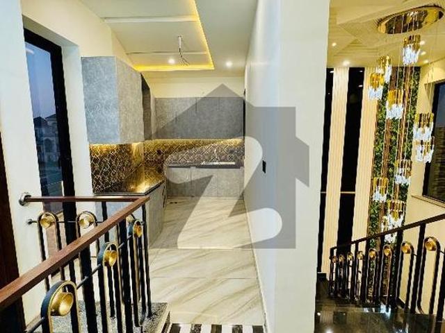 Royal Orchard Multan Sleek Ultra Modern 10 Marla Ideal Location House Royal Orchard
