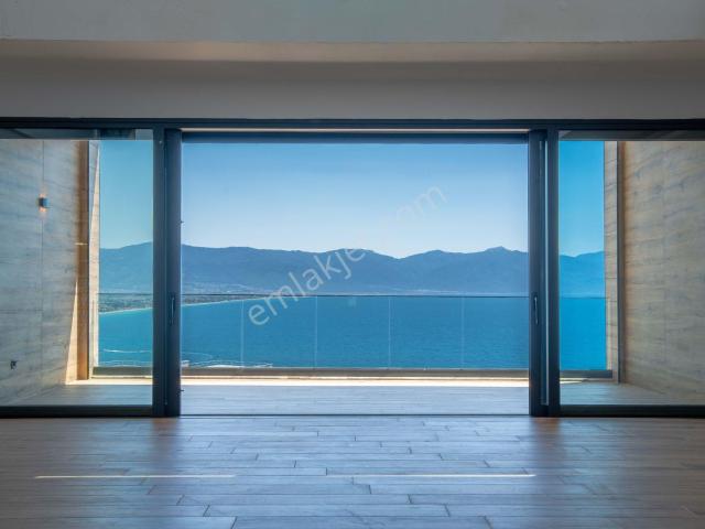 Royal Panoramada Muhteşem Deniz Manzaralı 3+1 Çatı Dubleks