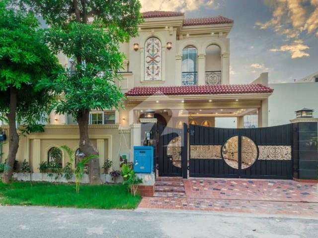 Royal Palace Living Grand 10 Marla Luxury House In DHA Phase 8 Ex Air Avenue Lahore