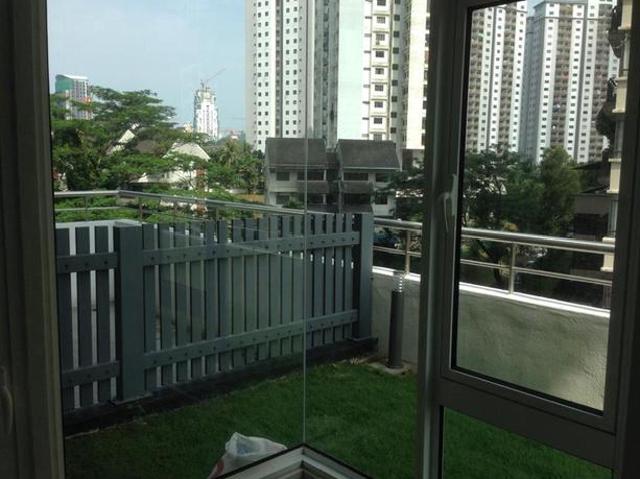 Royal Regent sqf Unit with 400 sqt Private Garden