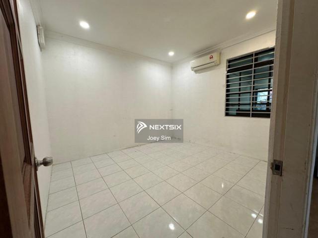 Royal Richmond Gold Apartment For Rent
