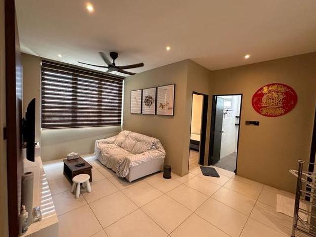 Royal Richmond Gold Condominium 2Bedroom