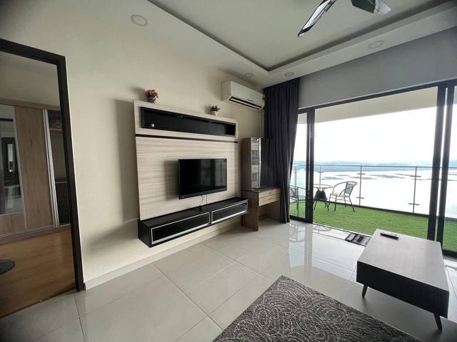 Royal Strand Country Garden Danga Bay Renovated Sea ViewGood Unit