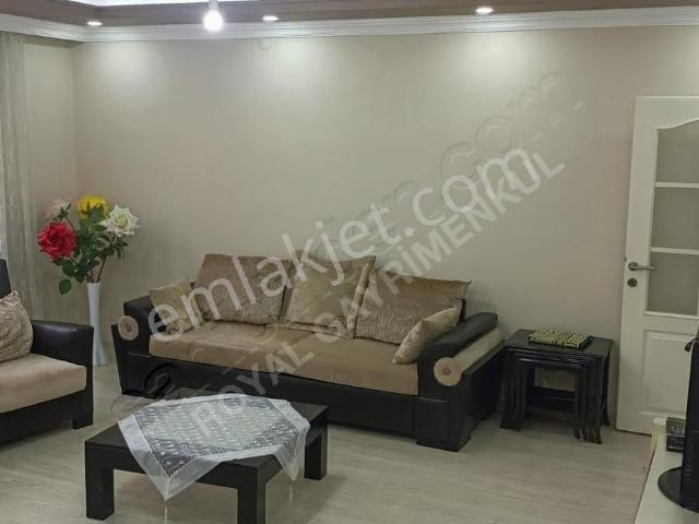 Royal'den Yomra Cadde Üstünde Eşyalı Kiralık 3+1 Daire