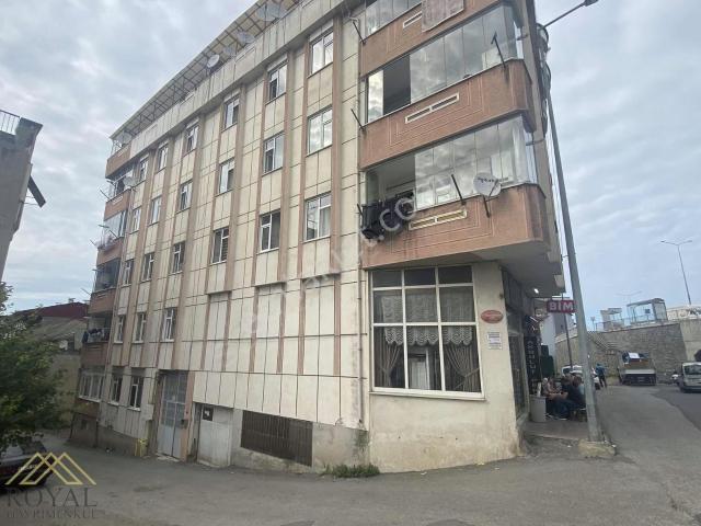 Royal'den Meydana Yürüme Mesafesinde Satılık Fırsat 3+1 Daire