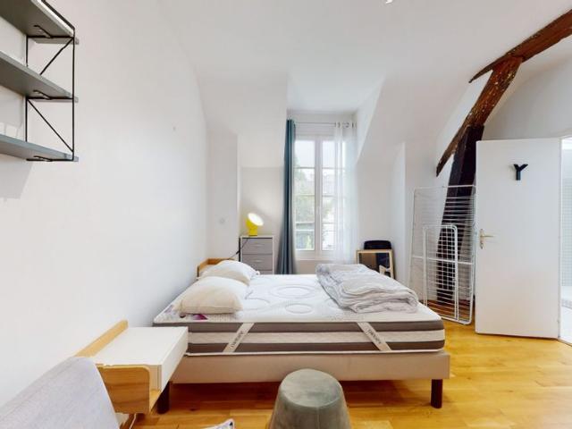 Royale — Studio Privé 5