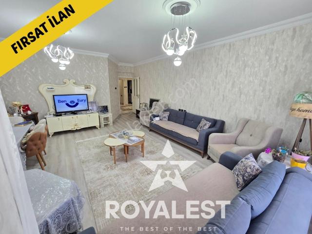 Royalest'ten Şahintepe Cadde Üstü Önü Açık Site İçi Ara Kat 3+1