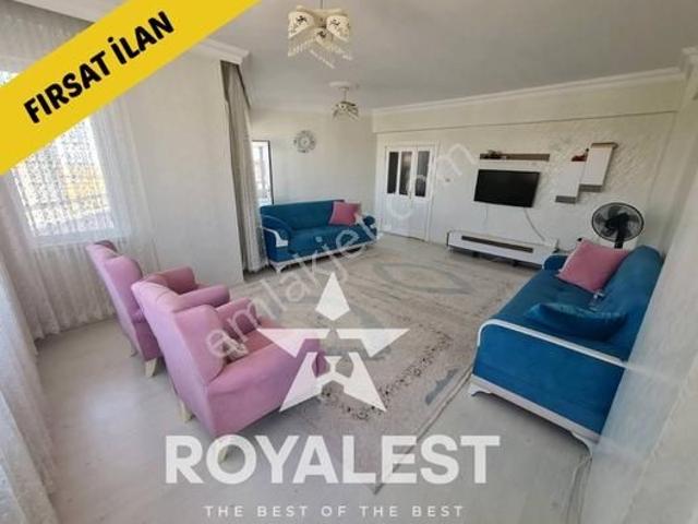 Royalestten Karataş Merkez'de Ara Kat Site İçi 3+1