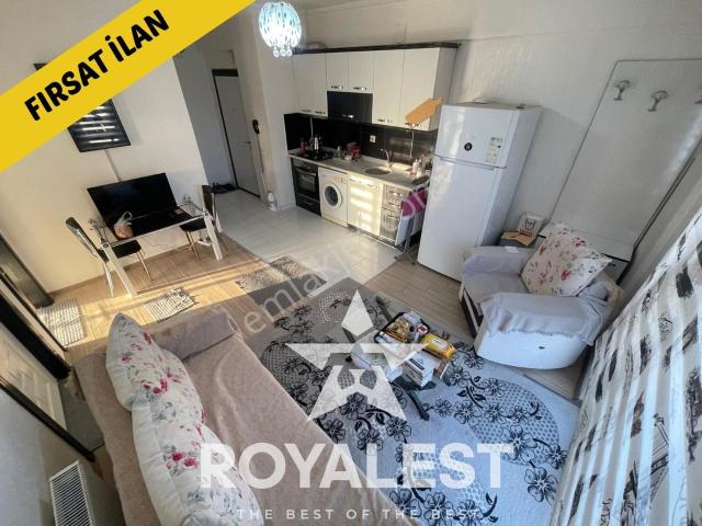 Royalest'ten Köşe Daire Kiracılı Eşyalı Ara Kat Bakımlı Önü Açık