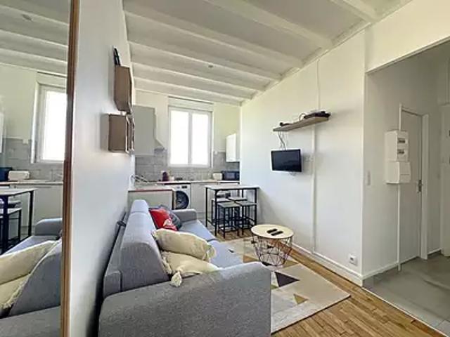 Royan 17200 Achat / Vente appartement 2 pièces t2 au dernier étage