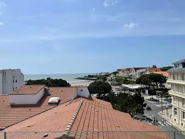 Royan 17200 Achat / Vente appartement 3 pièces t3 au dernier étage cave