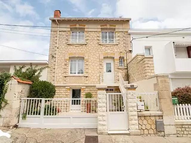 Royan 17200 Achat / Vente maison 9 pièces t9