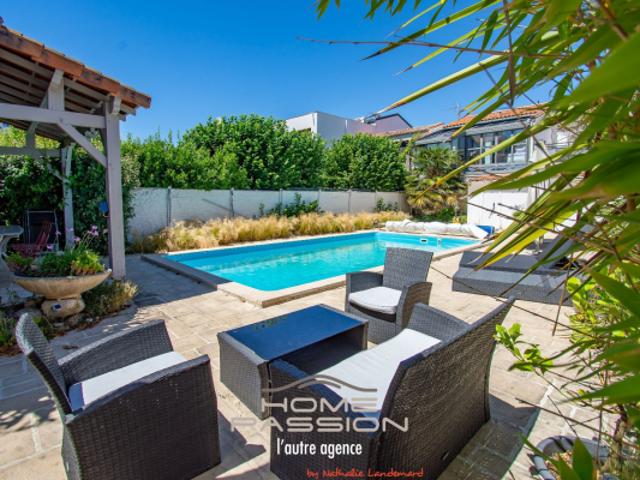 ROYAN VÉRITABLE MAISON DE VILLE AVEC PISCINE AU COEUR DU QU