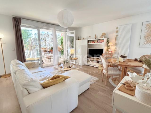 ROYAN Appartement T3 avec terrasse et parking Centre vil