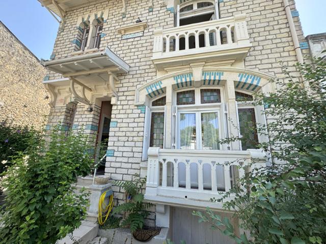 ROYAN CENTRE Villa belle époque