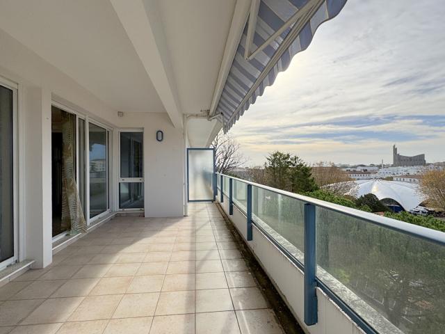 ROYAN HYPER CENTRE/ MARCHE grand T2