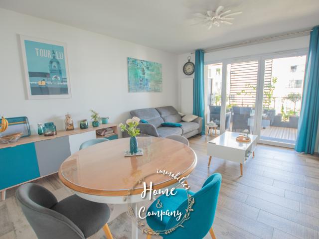ROYAN PROCHE MARCHÉ APPARTEMENT RÉCENT AVEC LOGGIA