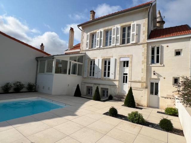 ROYAN QUARTIER DU PARC VILLA D'EXCEPTION 50 M PLAGE ET