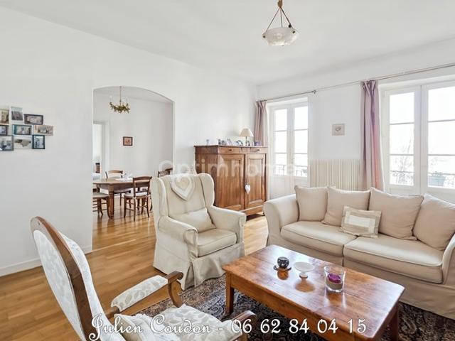 Royat centre thermal – 138 m² – 3 chambres – Balcon filant – Charme 1890