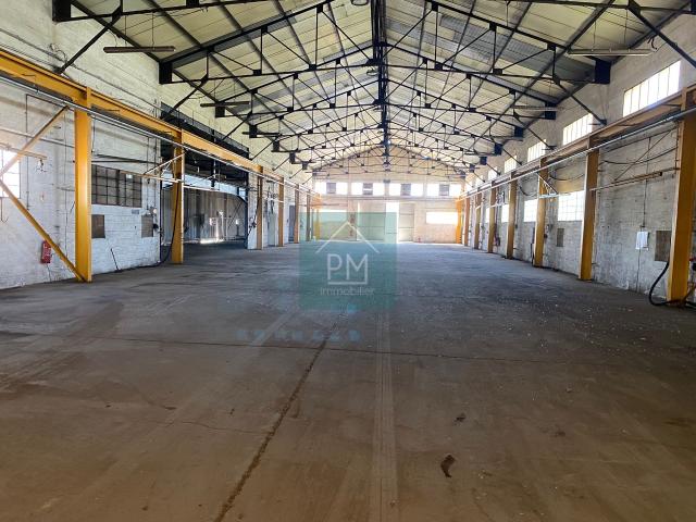ROYE 80700 Local industriel 1 800 m2 avec terrain de 10 000 m2