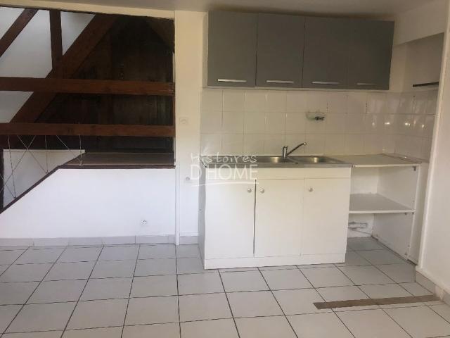 ROZAY EN BRIE, CENTRE VILLE F3 46,75 m²