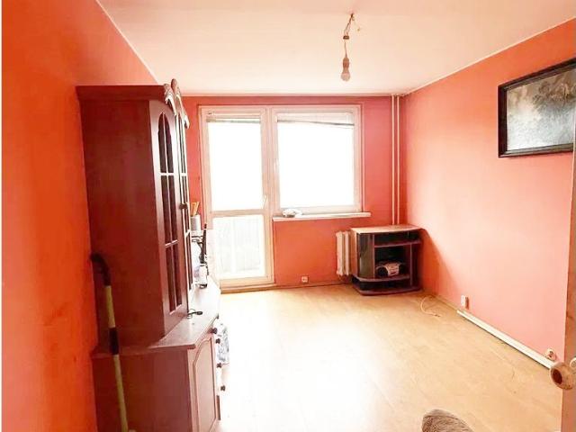 Rozkładowe 3 pokoje z balkonem i miejskimi mediami