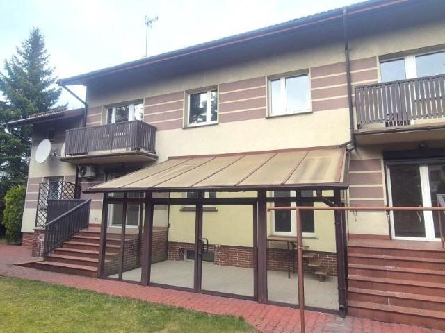 Rozległy 400 m² dom z ogrodem, sauną i potencjałem biznesowym