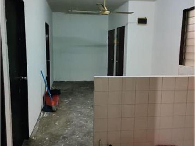 RM140KFREEHOLDPangsapuri Seri Mutiara Putra Height Subang Jaya