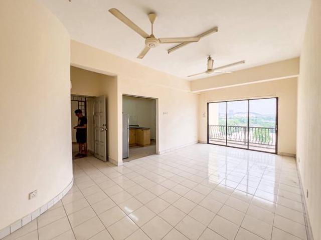 RM1KSri Manja Court Taman Sri Manja Petaling Jaya